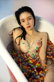 扒开双腿猛进入喷水高潮